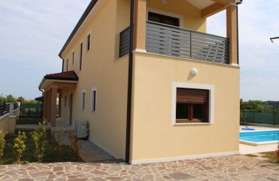 Beautiful furnished villa with pool - new building!