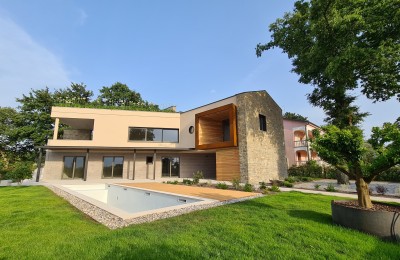 Schöne, neue moderne Villa in der Nähe von Porec - in Gebäude