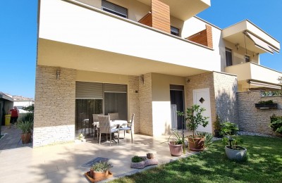 Modern house with 2 apartments in the wider center of Poreč