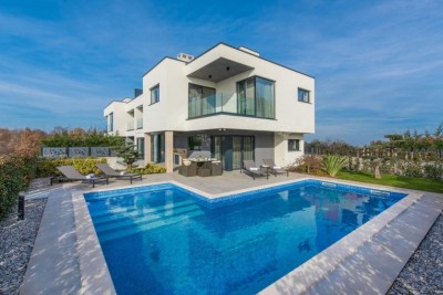 Prelijepa moderna vila sa pogledom na more