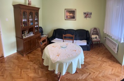 Schöne Zweizimmerwohnung im weiteren Zentrum von Poreč - 800 m vom Meer entfernt