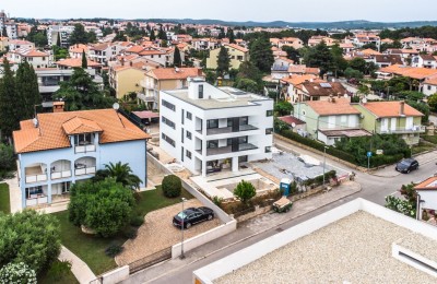 Beautiful new apartment on the ground floor with a private yard and swimming pool - 600 m from the sea