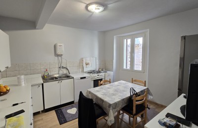 Geräumige Wohnung in einzigartiger Lage im Zentrum von Novigrad - 150 m vom Meer entfernt