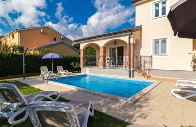 Villa mit Pool in ruhiger Lage - Nähe Sv. Lovreč