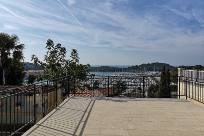 Vrsar center - sea view - two large terraces
