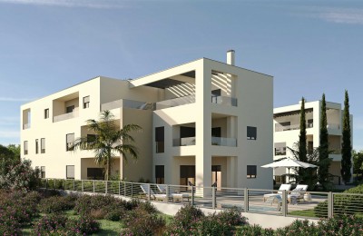 Nuovo appartamento con riscaldamento a pavimento e ampio cortile - 1000 metri dal mare