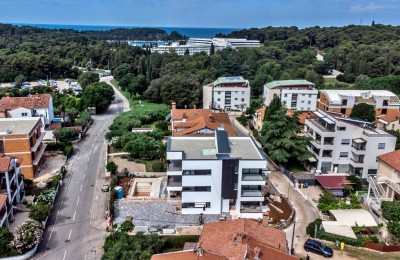 Beautiful new apartment on the ground floor with a private yard and swimming pool - 600 m from the sea