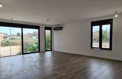 Beautiful new apartment with basement and parking - 500 m from the sea