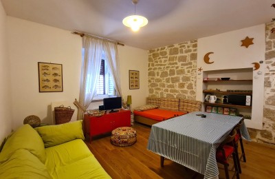 Cute apartment on the ground floor of the building - center of Vrsar