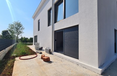 New spacious modern house near the center of Poreč