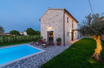 Beautiful renovated stone house with underfloor heating and swimming pool