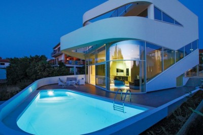 Beautiful modern villa - first row to the sea