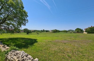 Beautiful building land just 4.5 km from Poreč and the sea