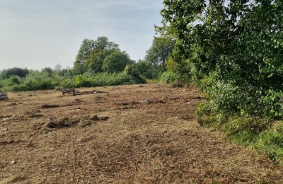 Ampio terreno edificabile in bella posizione con vista mare