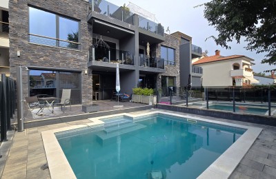 Schöne Wohnung im Erdgeschoss mit privatem Pool - 3,5 km vom Meer entfernt