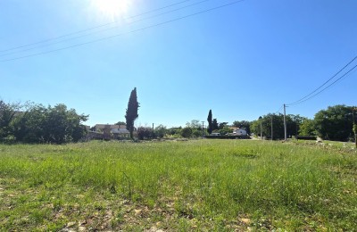 Građevinsko zemljište sa pravomoćnom građevinskom dozvolom u okolici Poreča